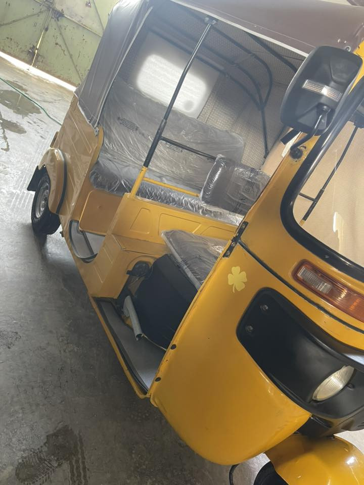 سلام عليكم تكتك لبيع موديل 19 شهر ١٢مكفوله من ضربه تكتك هسه معمره دوس مكينه تجفيت وكور جديد سالي شهر من مسويه صلي شركه تخم تاير جديد كهربايات كله شغاله لايت زنون مسجل بسمي تكتك هزه جديده رقم مميز  مكاني بغداد سبع قصور لستفسار ***********
