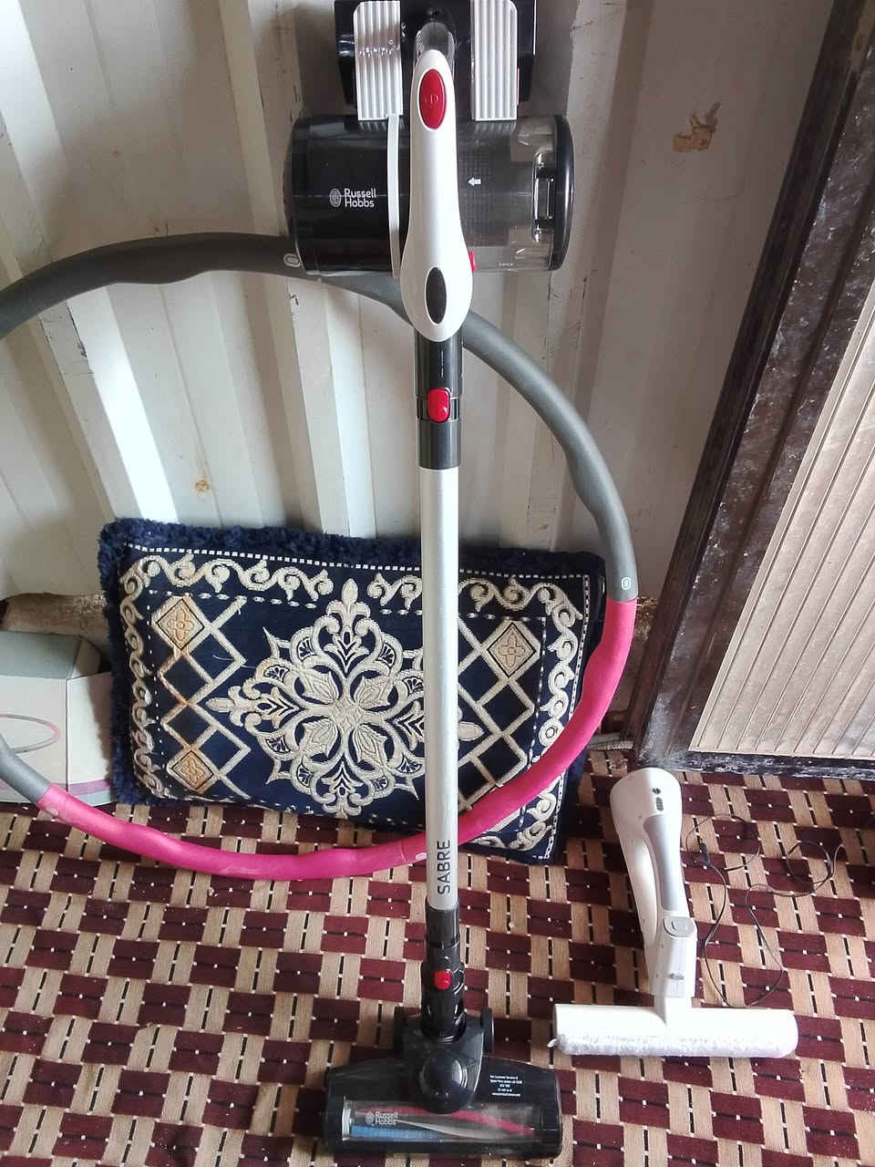 لبيع مكنسه شحن المكان نزلة ال غصه نهاية حي الصناعي الرميثه الرقم ***********
