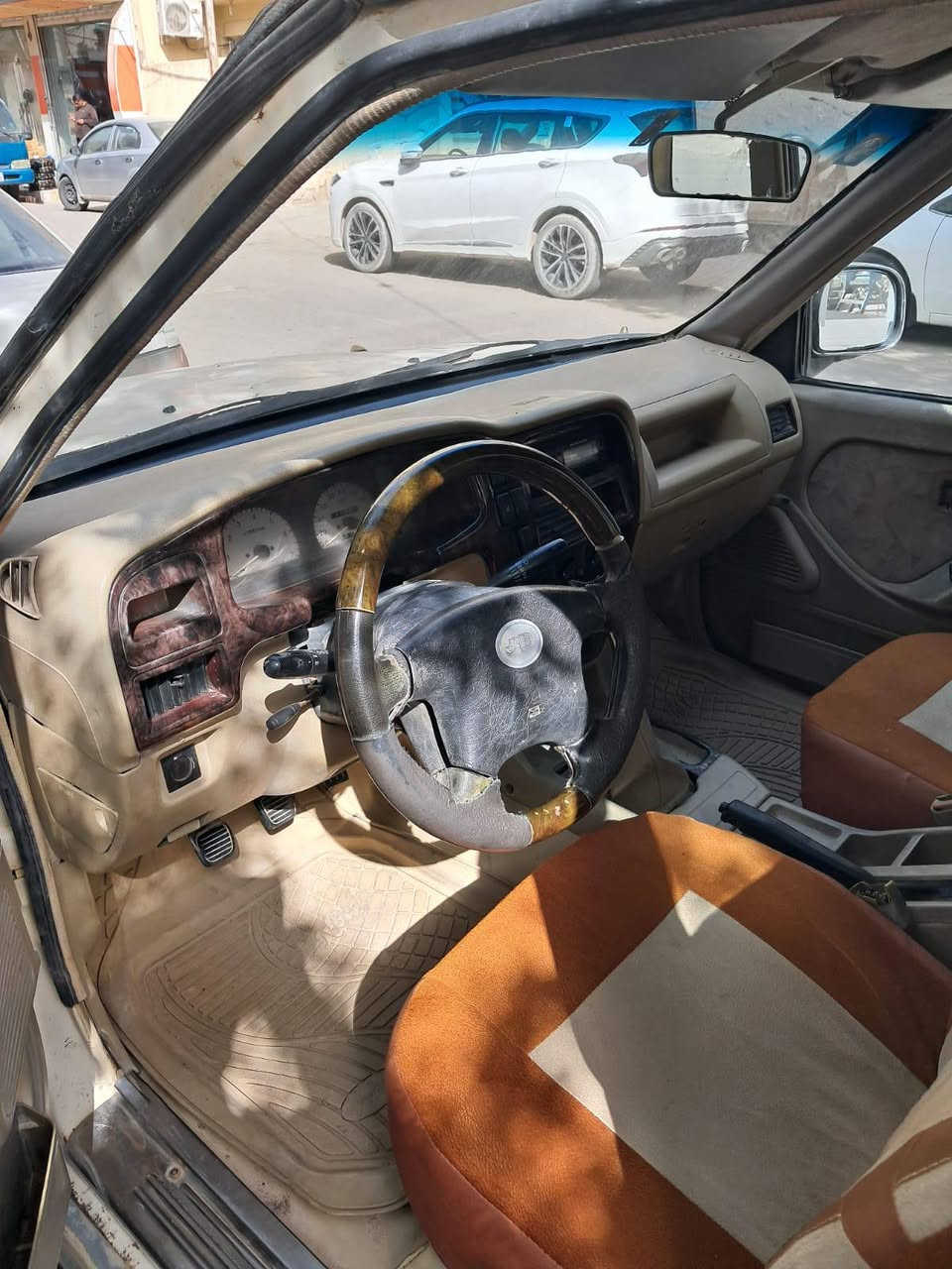 سلام عليكم جنبي 7 راكب موديل 2006 رقم بغداد انگليزي سنويه لل 30 كير ومكينه بلاد انضاف حداديه حلوه تخم تاير كهربائيات جاهزه السعر ب 30 وبي مجال مكان نجف ***********
