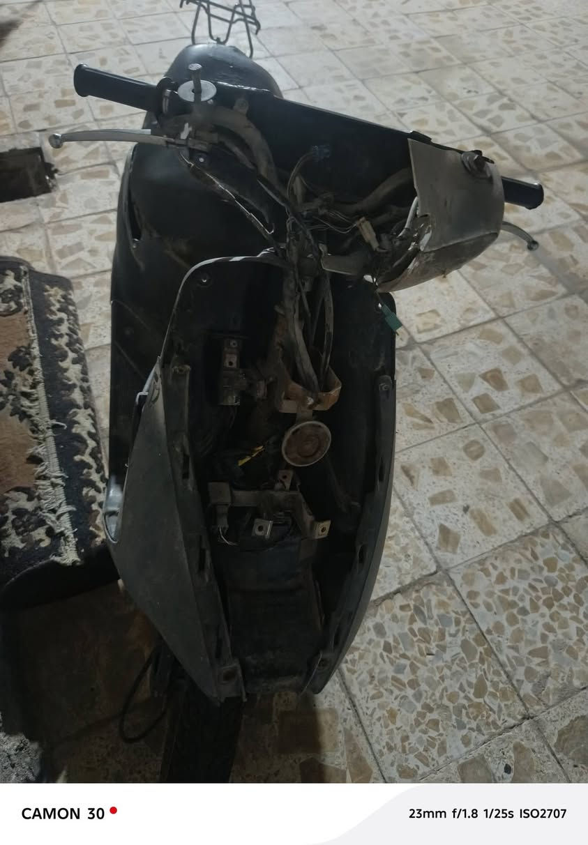 سلام عليكم دراجة عاطله يرادلها مال صالنصه بس بستم دراجة أوراق خير من الله تاير الوره امبنجر ابيع كوم حديد***********
