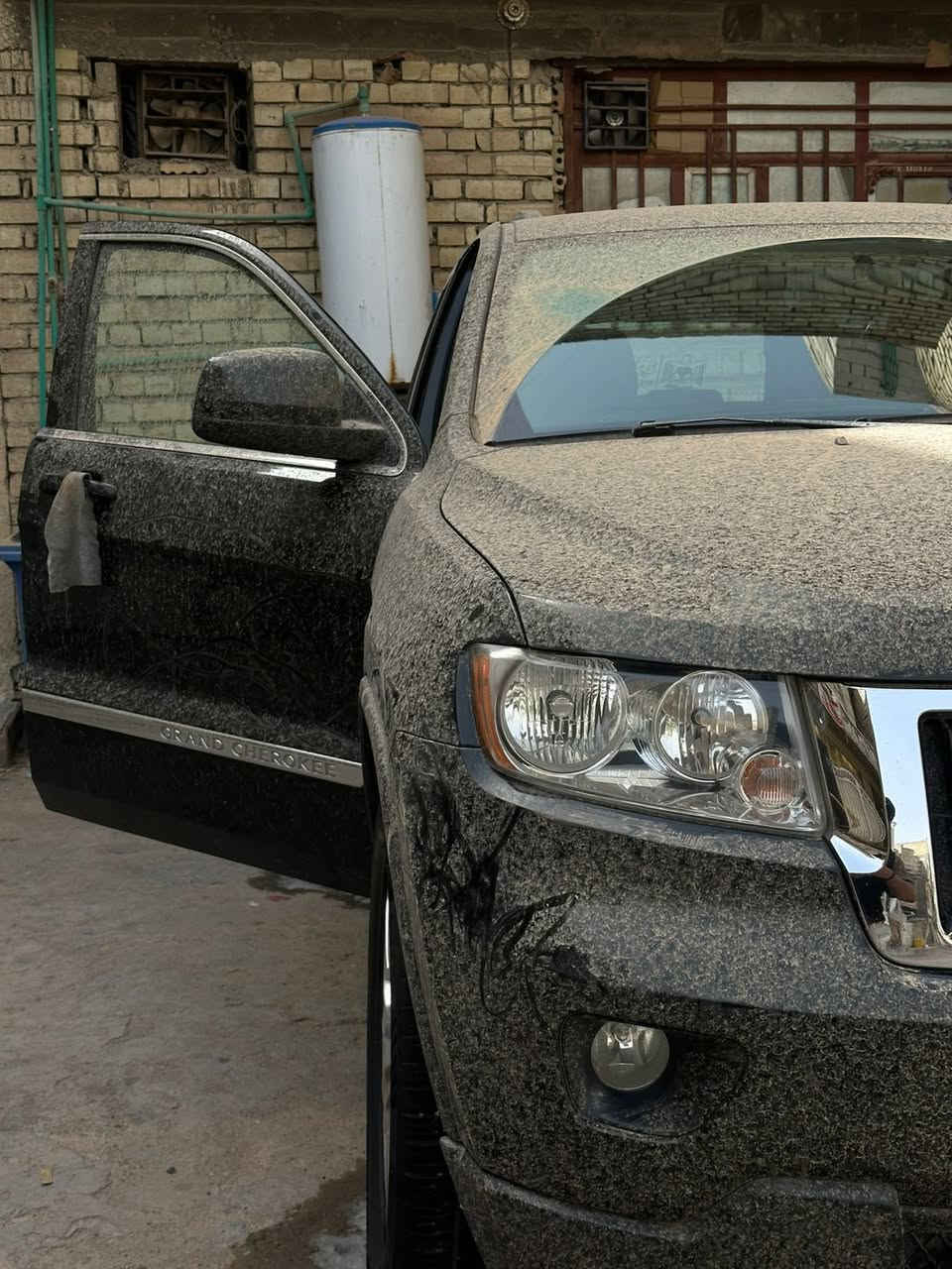 جيب 12 سياره كلين  مواصفات سياره كشن سايق كهربائي تحكم جهتين كروز سرعه مري هيتر كير اوتو سياره كفاله سبير منازل ماشيه 110 الف بيع مستعجل بدون مراوس ***********
