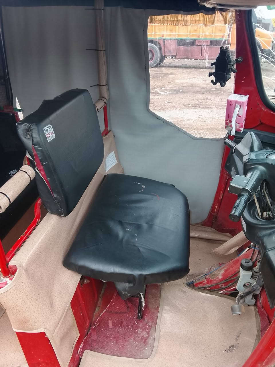 السلام عليكم تكتك تي في اس للبيع موديل ١٨/السعر ٣٢٥٠ وبيهه مجال للاستفسار ***********/اوراق اصليه كامله المكان بغداد الشعب حي التجار
