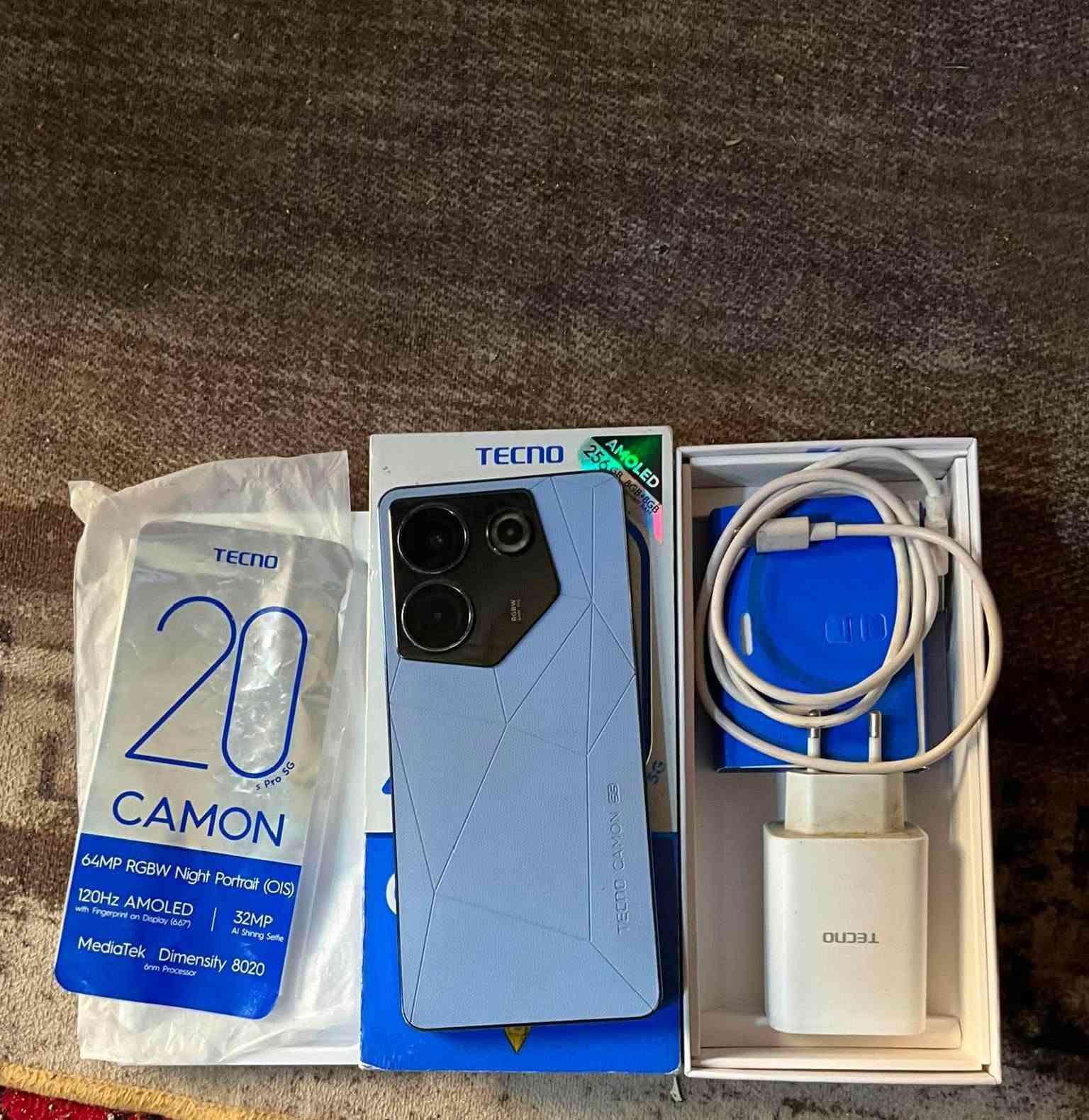 تكنو كامون 20 Pro 5G نضيف بالجيس كامل ملحقاته شاحن 45 واط شاشه 120 هرتز سوبر اموليد سعر 230 رقمي ***********
