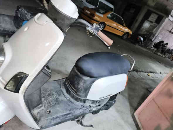 السلام عليكم دراجه بوليس نزول للبيع
دراجه نضيفه مكينتها ناعمه اي نقوص مابيها فقط الكشن ميقفل والكلوب امامي فقط اي نقص  ثاني مابيها دراجه كامله مكمله سلف اشاير كلوب ناصي هورن دراجه نضيفه 
سعر 550 ومبيها مجال 
لتواصل *********** موجود واتساب
