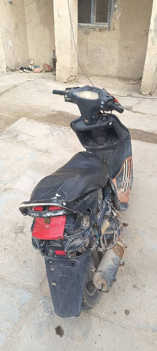 السلام عليكم دراجه فراشه هندر واحد تشتغل وخير من الله سعره 200 مكاني دوانيه 
***********
