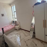 بناتيه • سرير مفرد • تسريحه مكياج