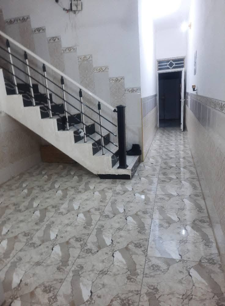 السلام عليكم بيت 100 م 20×5 في الماجدية سيد جميل شارع ١٠ مطلوب اسكان  27مليون طابق واحد يتكون من ديوانية مع مطبخ مع صالة وغرفة واحدة للاستفسار الاتصال ***********
