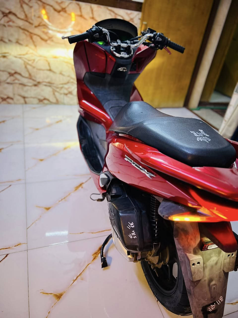 السلام عليكم PCX جيل الثالث ياباني اصلي دراجه وكاله ماشيه 20 دراجه جديده لوك برغي ممفتوح بيه شلعه معدل فول حساس ازدحام حساس ستان كله شغال بصمه دكمتين. جي اف. الأصلي دراجه مال جناي تتعب كول جديده فول مكفوله كفاله عامه السعر مليون 850 وبيه مجالً العنوان بغداد الكراخ الهاتف ***********اتصل وبيك خير ودلل
