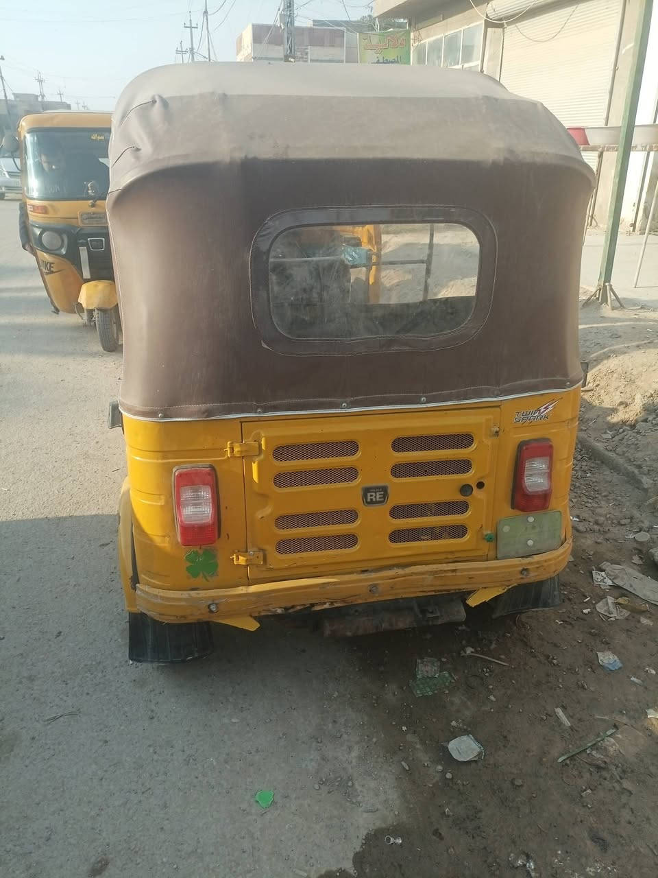 تكتك موديل 18. راعيها يبصم يستلم لوحات وسنويه اجرائات كامله 
تكتك فقط بيها دوس يحتاج لغد بيها كد شبر 
التكتك كفاله عامه ع لبلاد 
***********
عنوان 7قصؤر 
شارع ابو علي 
السعر 4500 بيها شي بسيط حك الجيه 
راعيها محتاج 
عنده بناء
