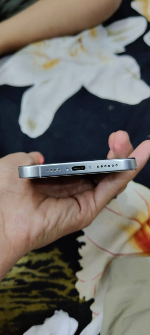 .
‏16 pro max
الذاكره 256 النضافة 98 % بدون اي ملحقات 
موجود بالحله السعر مليون و200
***********
