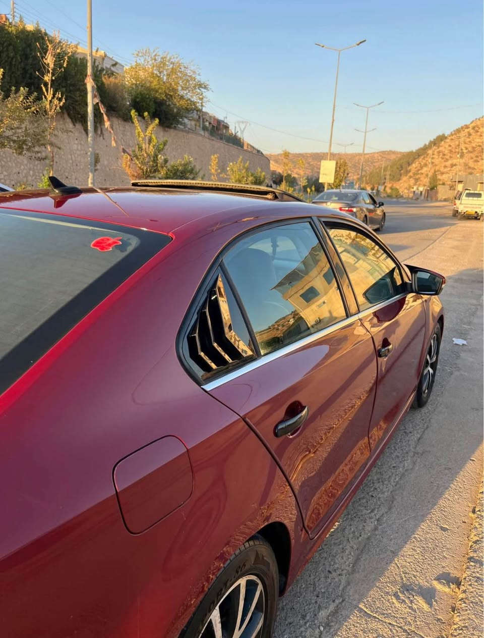 Jetta 2017 SE جيتا ٢٠١٧ 

جیتە ٢٠١٧ مەکینە ١٤ی تۆڕبۆ مواسەفات SE پێش کەپسە ئێرباگ بەس شانی تەقیوە بەناوی خۆمە سەنەوی نوێیە تا ٢٠٢٩   

ڕقم شاسی
3VWDB7AJOHM201401

ژمارەی تەلەفۆنم 
0776 698 0908
واتس ئاپ و ڤایبەریشم لەسەر ئەم ژمارەیە شقلاوة, أربيل
