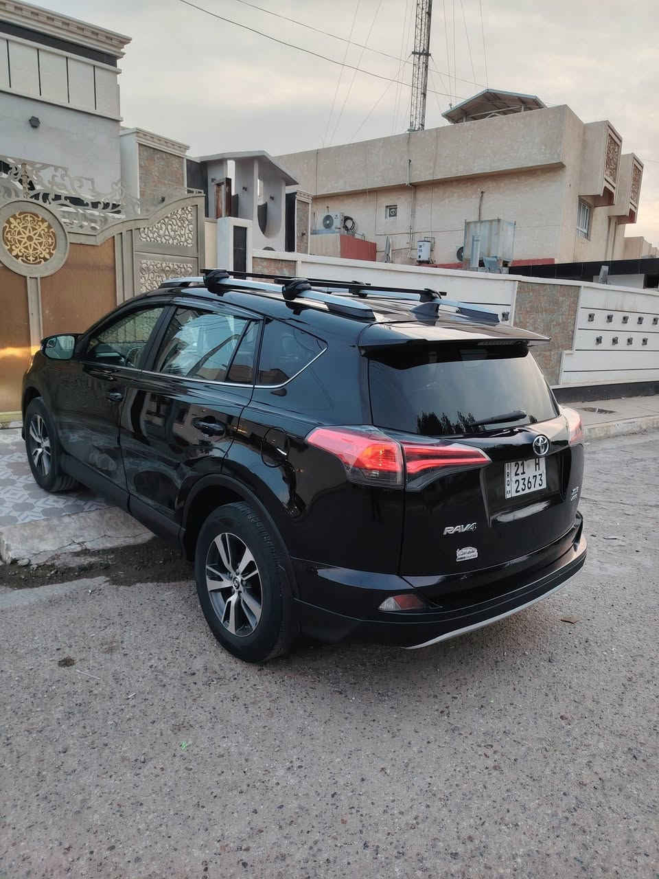 السلام عليكم رافور 2017 للبيع او مراوس XLE معروف اعله مواصفات فول  راس البنيد و جاملغ فقط بدون دواخل بدون ايرباك صور الحادث موجود عنواني الانبار الرمادي تواصل معي عله رقم ***********
***********
