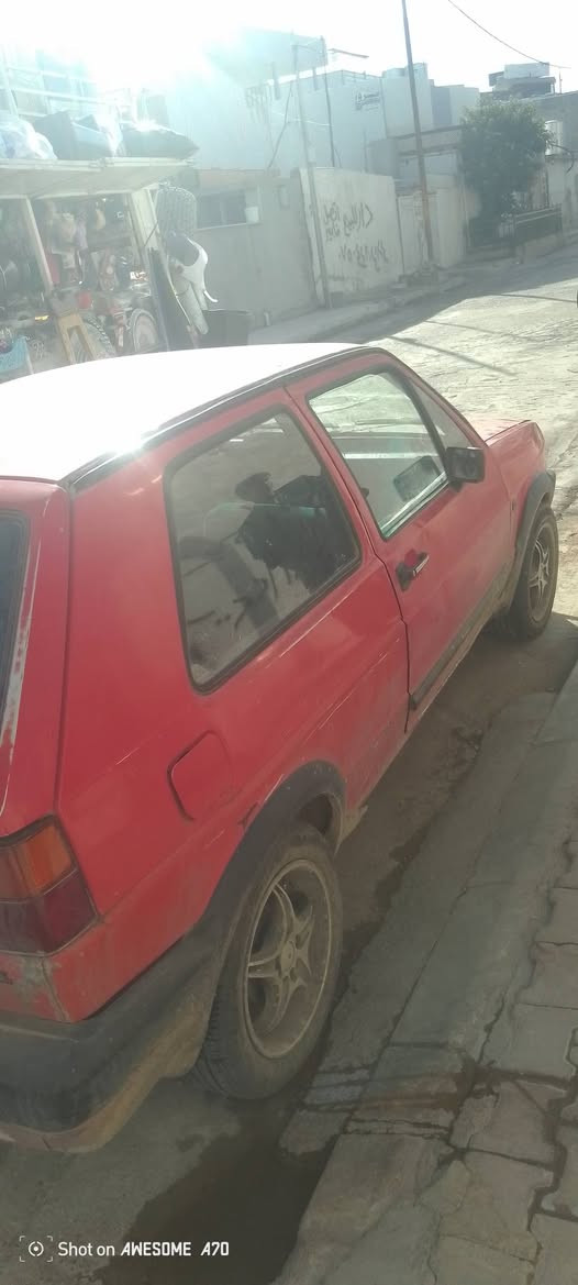 السلام عليكم كولف للبيع موديل 1987رقم نينوى دولي شرط التحويل سيارة كامله ماينقصه أي شي سعر 22وبيها ***********
