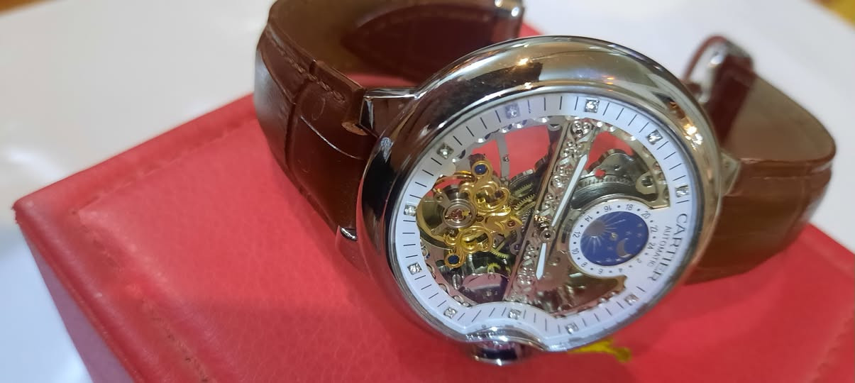 ساعه كارتير اوتوماتيك مكينه كشف السعر ٧٥ الف بغداد ***********
