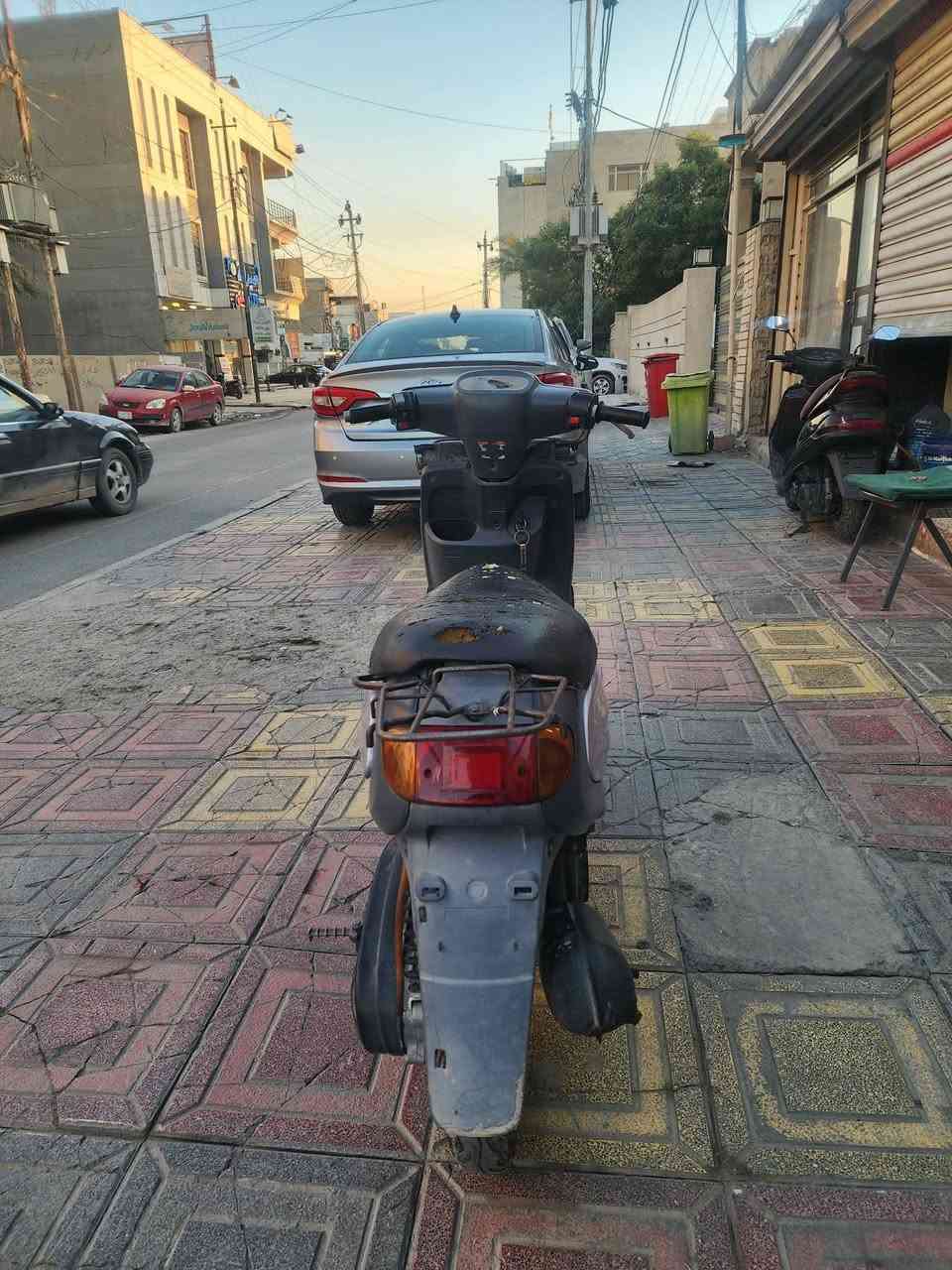 السلام عليكم دراجه منغولي ام السله للبيع كفرات بلاديه دراجه نقصها بس باتري مكانها بغداد الدوره السعر 400 وبيها مجال بسيط تواصل واتساب ***********
