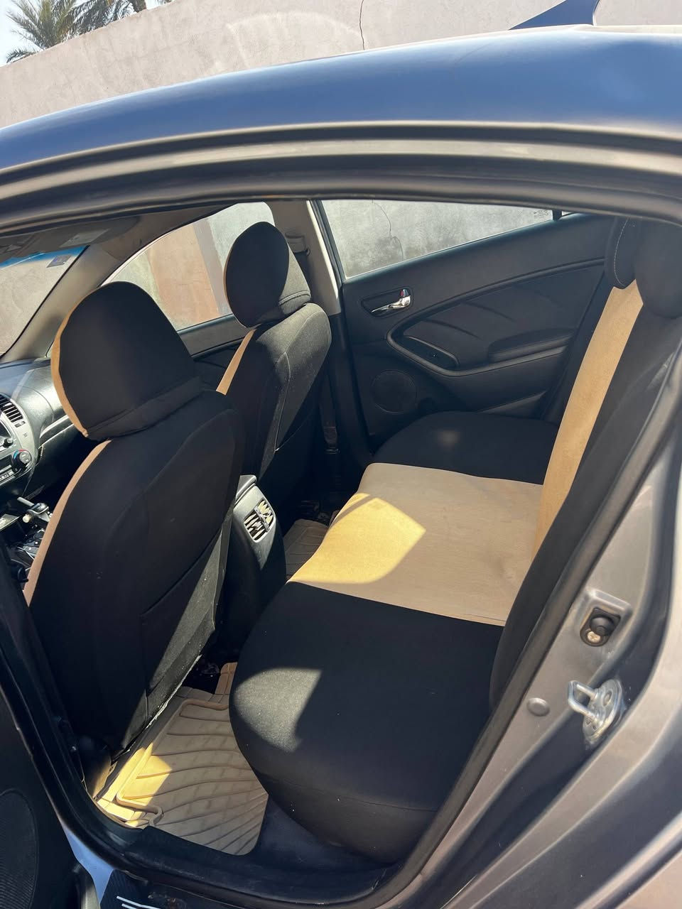 سياره فورتي للبيع 2017
السعر 110وبيها مجال
الاستفسار والاتصال ع هذا الرقم (***********)
