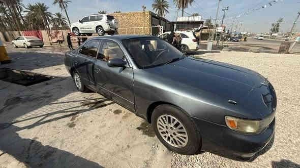 شيزر موديل ١٩٩٢ رقم نجف انكليزي بسم اخوي السياره هزه جديده احنه قبل شهر داورناها السياره  سياره عظمته نظيفة دوشمه جديد كير حلوه كهربائيه جديد السياره تعبانين عليه بس المحرك صار بي صوت براص
السعر ٥٠ وبيه مجال رقم صاحب السيارة ***********
