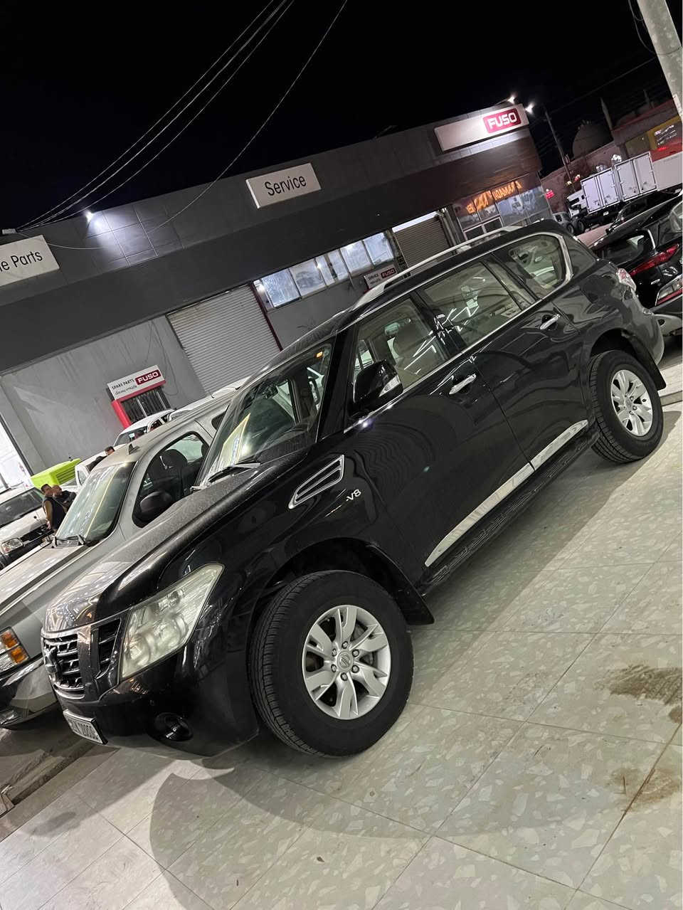 للبيع فقط نيسان باترول 2011 فول

لون اسود ملكي

‏ SE السياره محرك صغير 5.6 المرغوب 

 بصمه سلايت ثلاجه حساسات كشنات كهرباء تبريد خلفي 

رقم سليمانيه مميز تحويل او وكاله 

ماشيه ٢٨٠ الف 

خليجيه السياره بيها صبغ جاملغ خلفي فقط 

السعر ٢٢٠ ورقه وبيها مجال بسيط 

مكان السياره اربيل 

*********** 

الشراي يخابر ويتدلل أربيل, العراق
