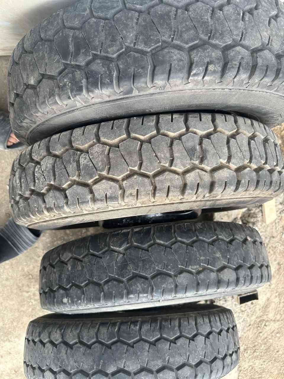 سلام عليكم يتوفر تاير فحل خلفي ١٣ كوري   مال شركه نضافه 100%99اتريد بس تاير اتريد تاير اويل عادي بابل الحمزه الغربي لاستفسار على الرقم ***********
