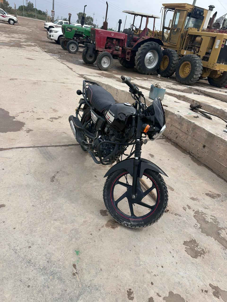 اخوان مكلف بل نشر الخاص مغلق للبيع دراجه دايون 2020مكفوله كفاله عامه برغي مامفتوح بيها.تخم تاير جديد #سعر 1150وبيهامجال رقم صاحب الدراجه مكان ذي قار قضاء الرفاعي ***********
