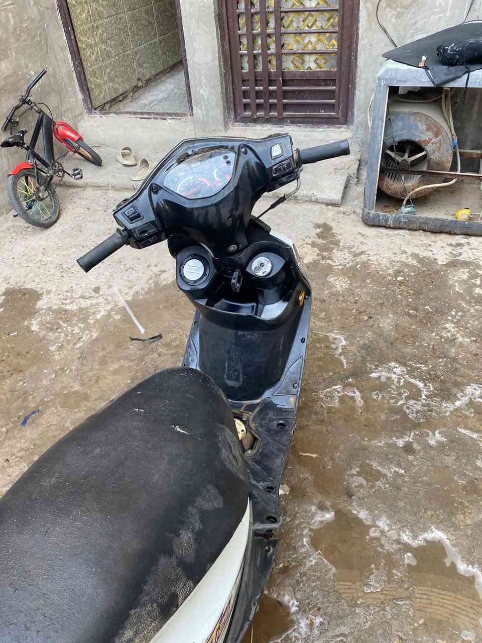 ماكس حديث دراجه شغاله فيت بم جديد نزول جديد باتري جديد ياردلها. ترتيب الكفرات  بس سعر 275 عنوان ام الكبر بغداد  رقم ***********
