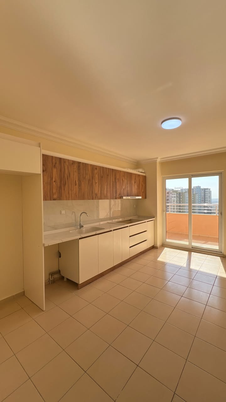 فرصة مميزة للسكن الراقي في مجمع افروستي – نوع B

شقة للبيع في مجمع افروستي

📐 المساحة: 186m

🏢 الطابق: 9

🌤 أطلالة جنوب.غرب مباشرة على الحدايق

للمزيد من المعلومات:

0750 200 8118

0770 448 8118
