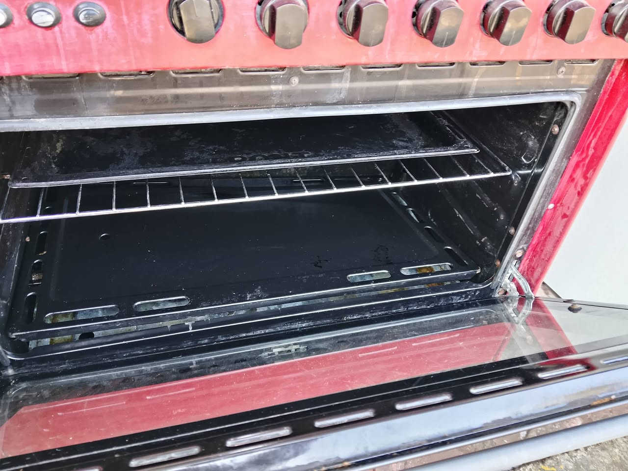 طباخ تركي شغال ١٥٠
***********
