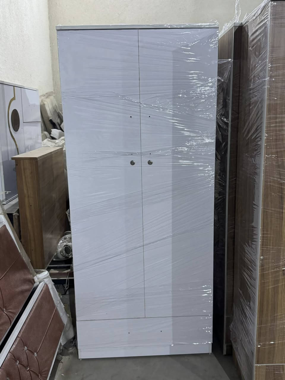 كنتور ٢ باب متوفر بلونين ابيض وجوزي والسعر ٩٥ فقط داخل ميسان ***********
