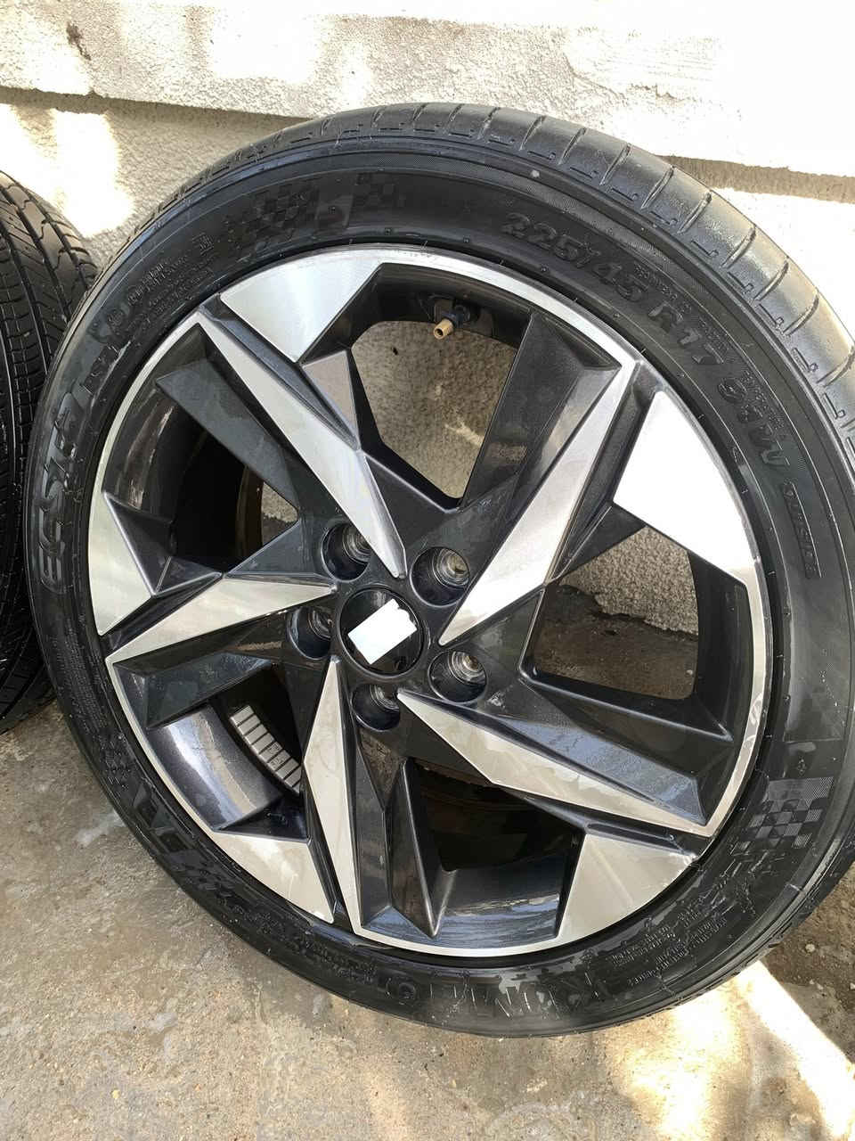 السلام عليكم
تخم وياله حجم 17 كوريات  ام الختم 

مكفول من العواج والكص 

يرهم النترا 

للاستفسار مكان بغداد شعله

***********
