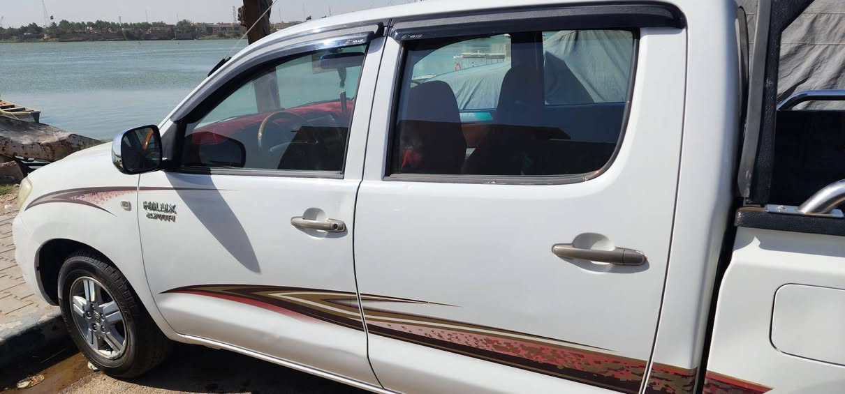 السلام عليكم 
بيك اب فلاونزا موديل ٢٠٠٩ كير عادي رقم بصرة الإنكليزي مكفولة من الضربة بس مكينته بيها تنقيص قليل مكان السيارة القرنة 
السعر / 155 $ وبيها مجال 
رقم الهاتف ***********
