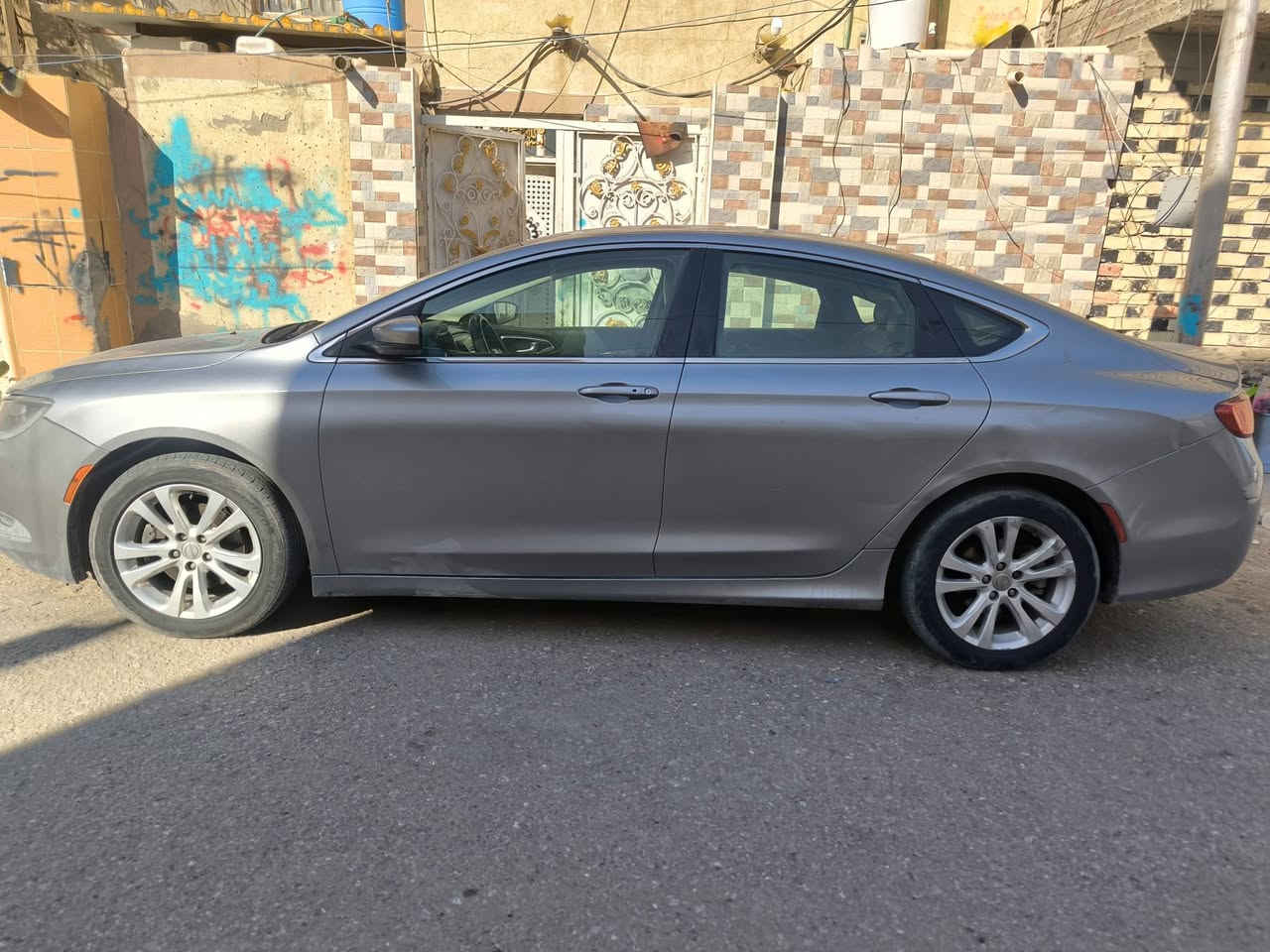 السلام عليكم كرايسلر c200 16 للبيع 
تفاصيل السياره  
محرك 2400 مفتوح حداديه خلفيه تعبانه  السياره بيها نواقص قليله رقم معوقين مرفوع الحجز يعني كبل مداور باسمك  السعر قفل 13 مليون بيع مستعجل ***********
