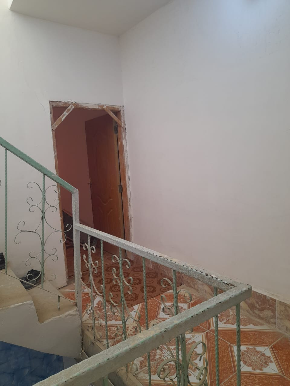 يالله بيع مستعجل بيت للبيع ٥٠ متر طابقين حي النواب خلف أسواق برتقاله قريب عل الشارع العام بلوك سند ٢٥ للاستفسار ***********
