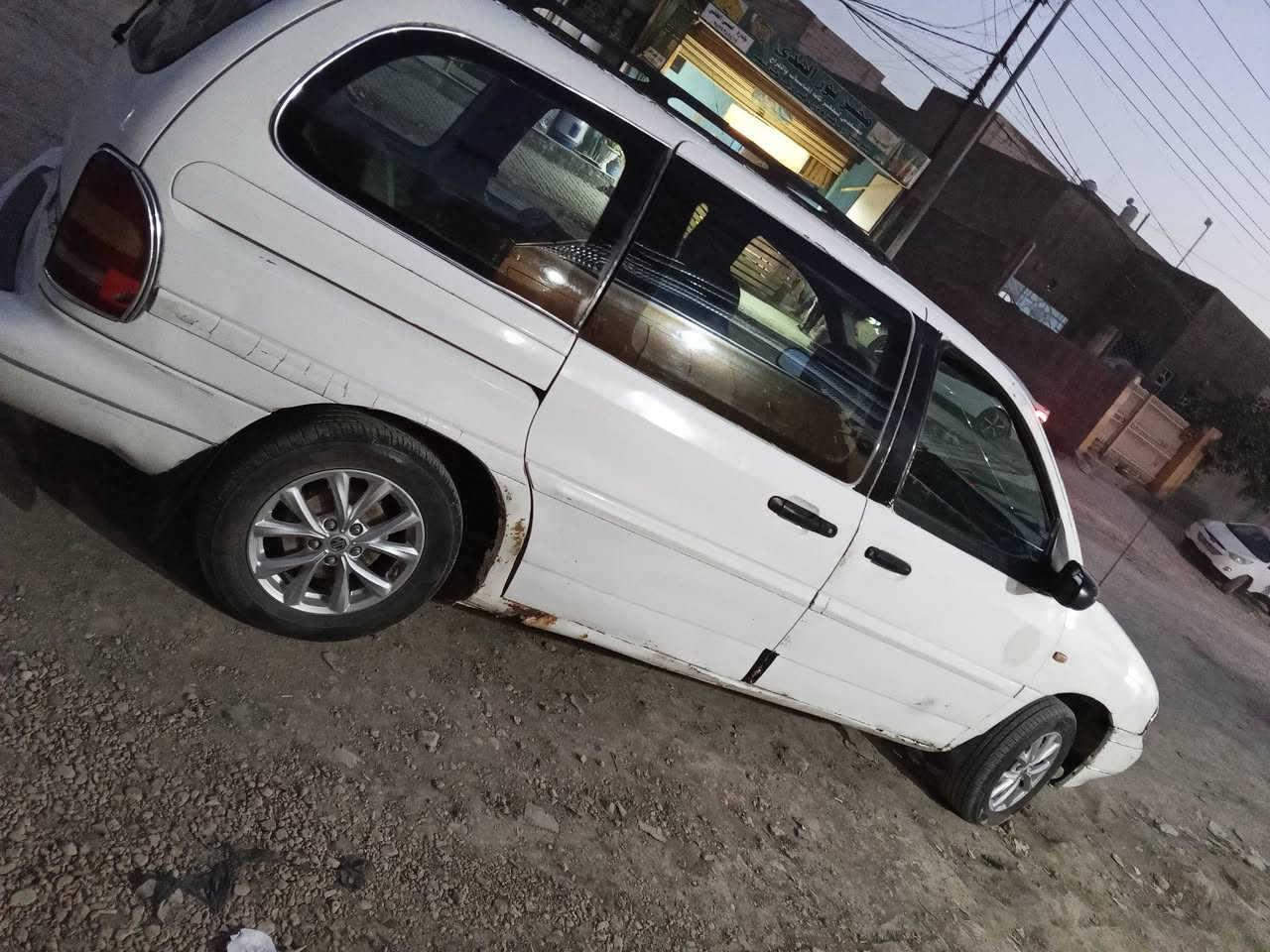 فورد موديل 95كير ومحرك كورنه جدد تخم تاير جديد غرفه نظيفه مكانه نجف مناذره ***********السعر 28
