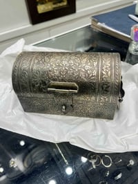 علبة فضة