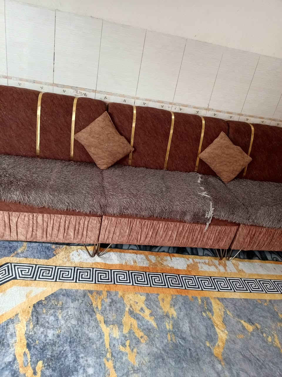 ديوان للبيع جديد العنوان حي السلام كربلاء السعر 250 ***********
