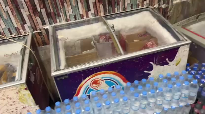 السلام عليكم متاح عارضات بطحية عدد2 جدد تجميد خير من الله لكبيره ب350 والأصغر ب250 وبيهن مجال للشراي للاستفسار الاتصال  ***********
