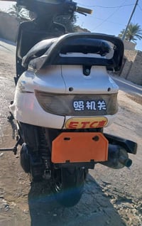 دراجه لبيع ادخن كامله ماعايزه شي شغاله ب200 قفل 07810552345