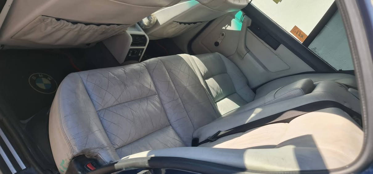 بي ام دبليو مزديل ١٩٩١ حجم ٥٢٥ بلاد اوتوماتيك بلاد سلابطيد تبريد  داخل ابيض ملكي سنوية لل ٢٠٣٠ شرط تحويل رقمم مميز اربع ارقام كوبون بنزين موجود ويل m شرط الكير والمحرك تبريظ شغال بدون ضرر صبغ جمالية. سعر ٦٧ ومجال عنوان كركوك شوراو ***********.....*********** كركوك, العراق
