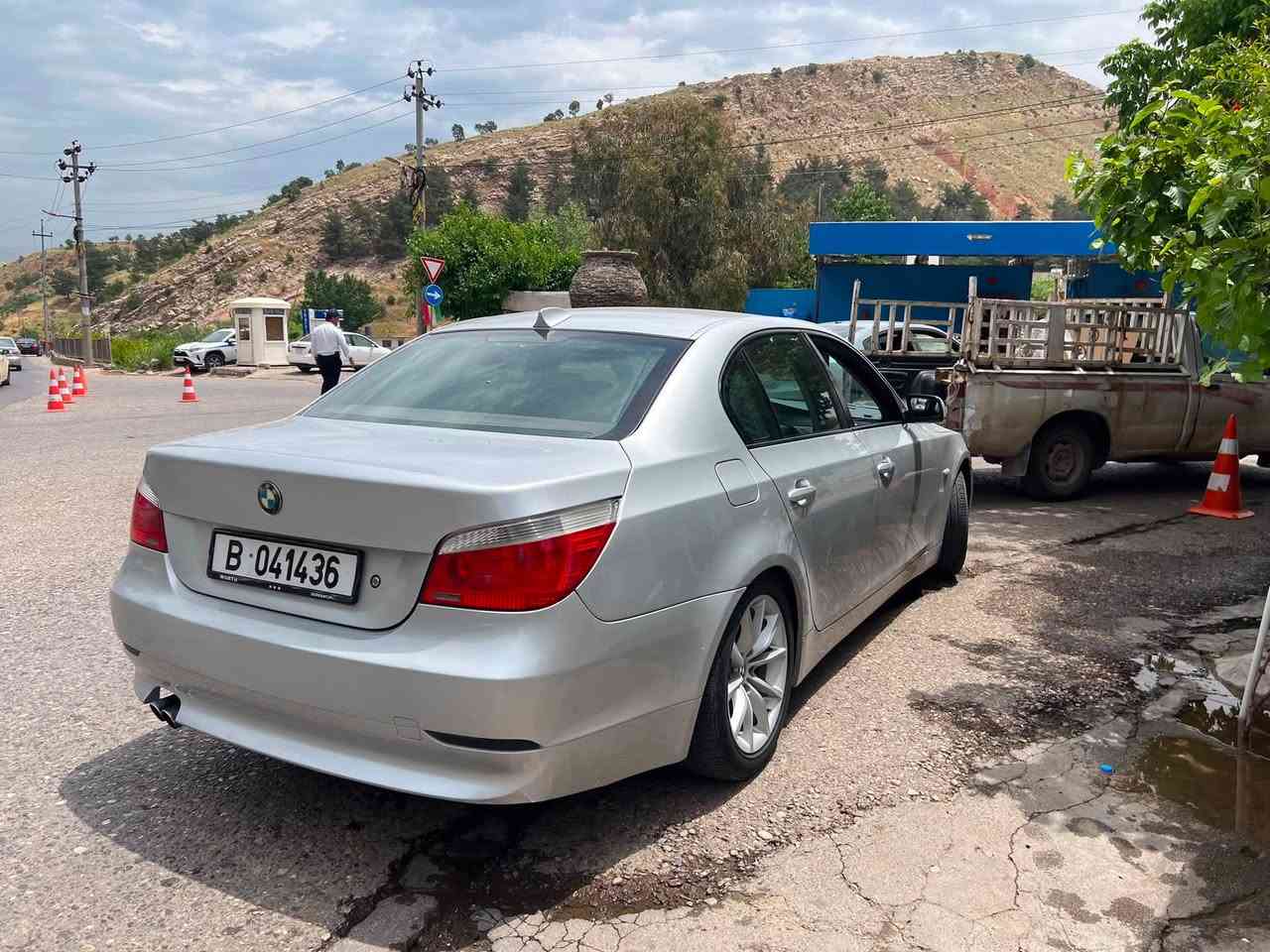 Bmw e60 530.   2004
***********
