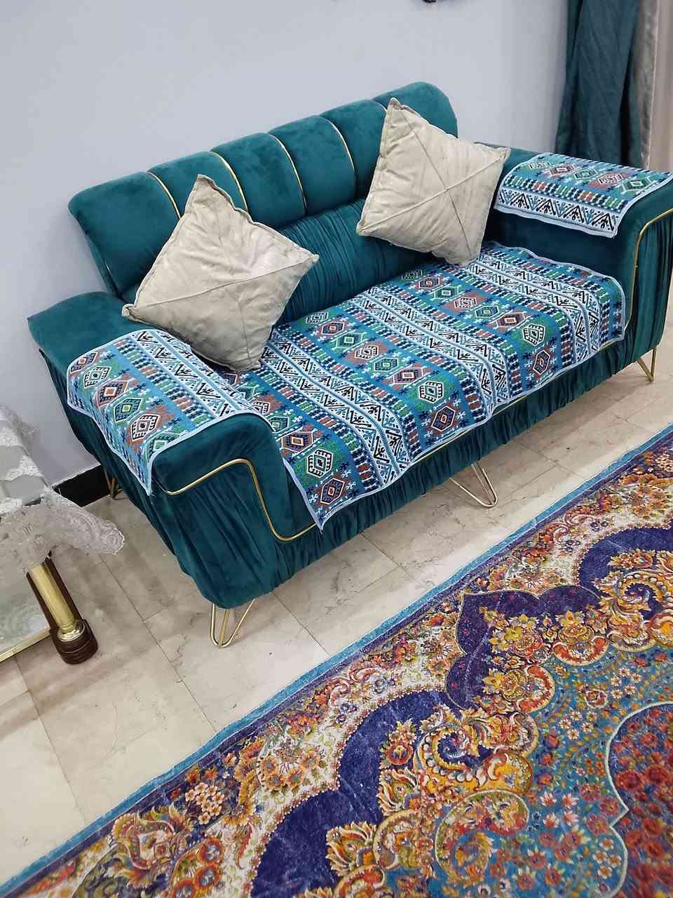 السلام عليكم متاح تخم ١٣ مقعد التخم جداً نظيف بي كرسي واحد محروك بجمر نركيله جديد 

 بس رجلي تتعوج التخم يرادلة شغل بسيط ويرجع جداً ممتاز سبب البيع صغير وأريد اغير + وياه منادر ومفارش مكاني بغداد الكمالية شارع البدالة رايدة ب٣٥٠ للاستفسار الاتصال على الرقم او واتس اب ***********
