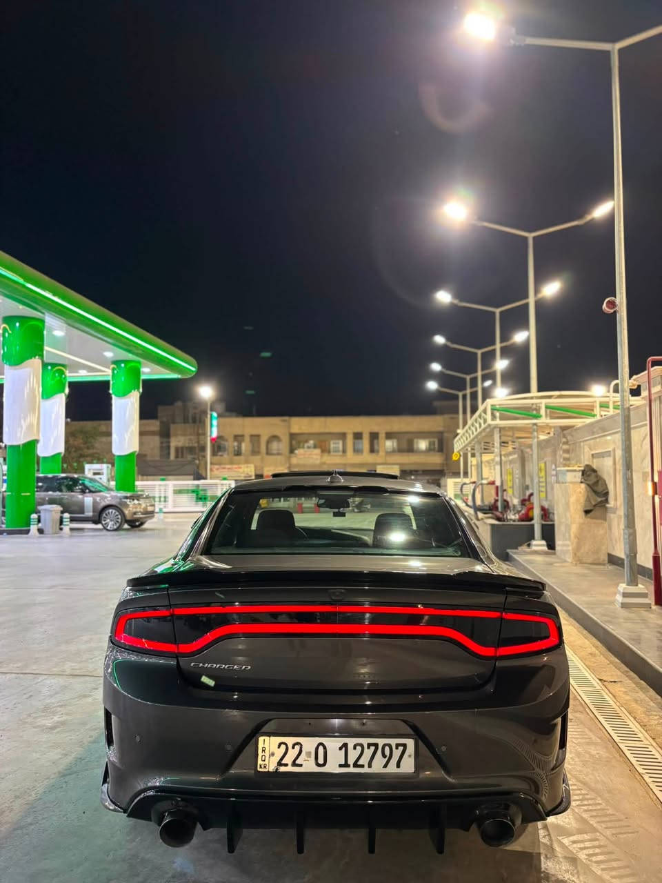 جارجر  2023 وارد امريكي.
 مكينة 3600 .GT plas
ماشية ( 35 الف) فقط (حقيقي).
السيارة جاهزة كل نقص مابيهة.
مكينة كير على حالة الوكالة.
تفاصيل البدي موجوده اخر الصور صور الحادث والسونار. كفالة من الشاصي والدواخل.

فول مواصفات:-
بصمة.
كشن كهرباء.
سلايد روف.
تبريد قطعتين.
اربع انظمة قيادة.
فور ويل.
+بقية المواصفات معروفة. 
السيارة عليها اضافات. من ضمن السعر.
تبديلة دهن جديدة.

رقم اربيل بأسمي تحويل مباشر.
الموقع بغداد زيونة.
السعر (21,500$) فقط.
للاستفسار اكثر الاتصال او مراسلة واتساب:-

***********

