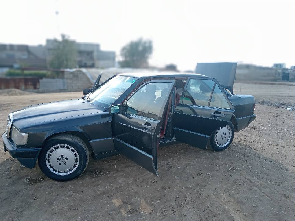 مارسدس حجم 190 موديل 1989 محرك ديزل(كاز) اربه بستن سوبر كير توماتيك شرط بدون ضرر صبغ مكانات داخلها نضيف بلادي صدر امامي خلفي جديد كهربائيات كلها شغاله تدفئه شغال تبريد فقط منقص غاز سياره جاهزه شغل وطلع وين ماتريد رقم الماني وسنويه خضرا منتهيه وشرط التحويل  السعر 35 مكانها ايسر الموصل
***********
*********** موصل, نينوى
