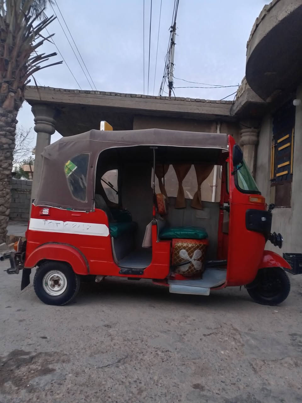 سلام عليكم من رخصت صاحب الكروب تكتك لبيع الفين وسطعش نهايته محسوبه علئ ١٧ تكتك خير من الله وجاهزه كبل لشارع ملاحضه التكتك رقم سنويه بسمي ديالئ مشروع وطني تفاصيل خاص او اتصال صاحب التكتك ***********
