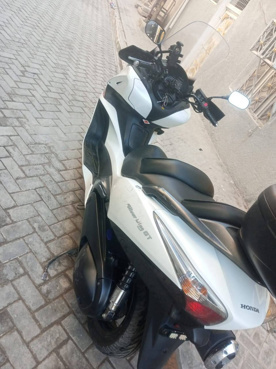 السلام عليكم دراجه سلفر ونج جي تي  جاهزة مكينه مكفوله كهربائيات كله شغاله مكينه 600 العنوان بغداد مدينة الصدر للاستفسار الاتصال على الرقم التالي ***********
