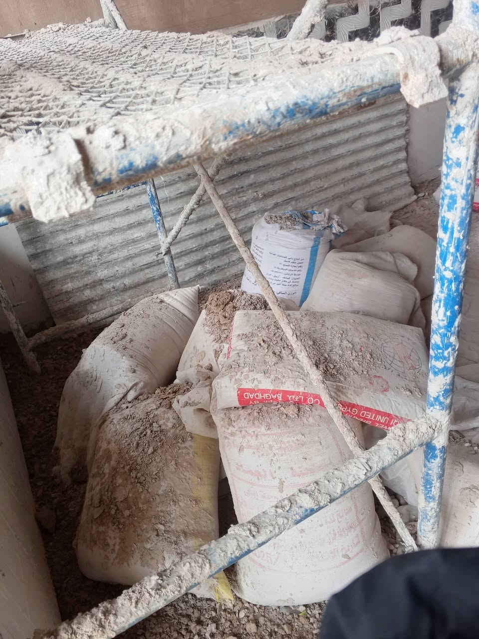 سلام عليكم جص زاد من البيت بيهن 8كواني اني جايبه على 7 اني البيع
رقم الهاتف ***********
