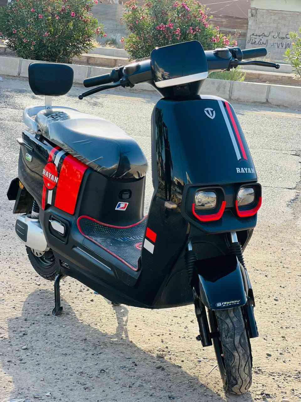 ريان ابو عيون للبيع 🔥
موديل 2025 
بصمتين وسويجين 
سته باتري 23 امبير كرافين اصلي 
ملف 1200 اقتصادي وطيارة ب المشي
اللون الأسود المرغوب 
نضافه كدام عينك 
السعر 850 بي مجال قليل 
***********
