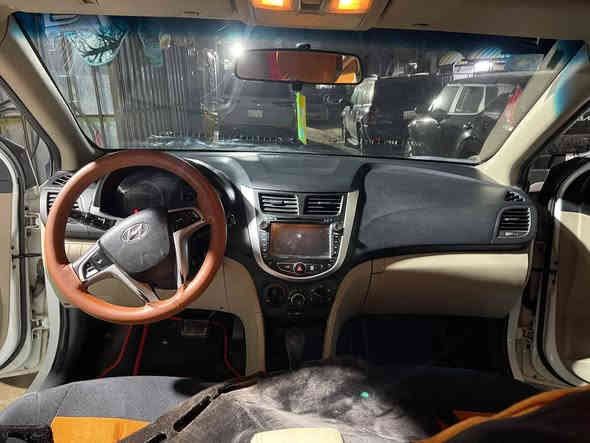 سلام عليكم سياره اكسنت موديل 2016محرك كير كهرباءيات صدر امامي خلفي جديده على  بلد حجم محرك 1600 ماشيه 97 سعر 125المكان  حي اور الرقم الهاتف***********
