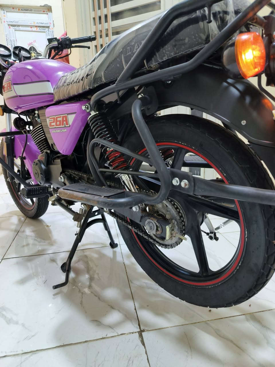 سلام عليكم شباب دايون نفخ للبيع مديل 22 سنويه نضافه شوفه عينك اتخبل من شلعه ومعدل دراجه ماناقصه برغي كفاله عامه مكاني كربلاء والشراي يتصل وبيه خير ويدلل ***********
