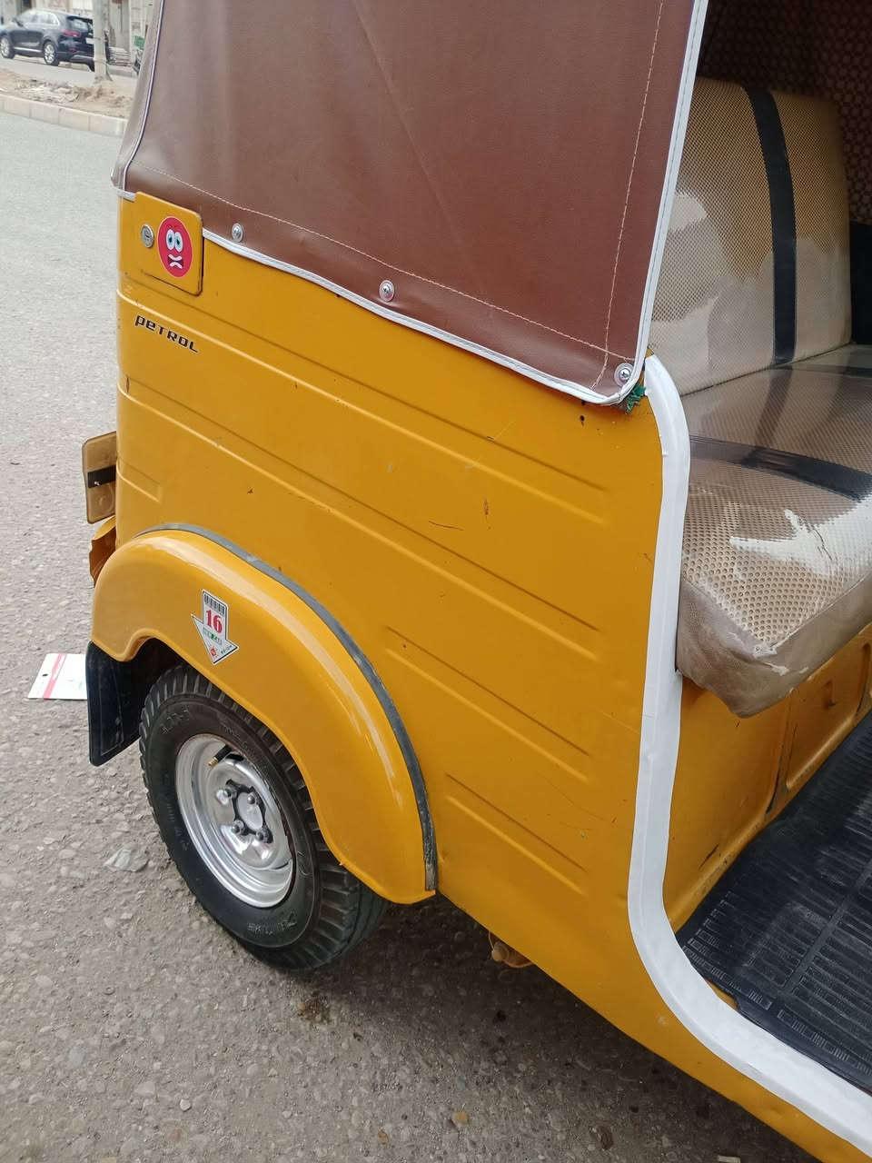 سلام عليكم تكتك للبيع موديل 20شهر 10رقم وسنويه كفاله عده طكه بلغد بارد تكتك جاهزه من  شراي اتصل***********
