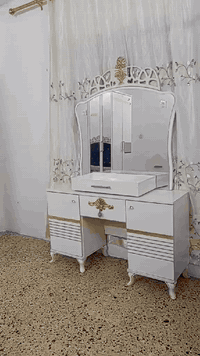 البيع الغرفه اثنينهم خمسه قطع السعر تصال عل رقم *********** *********** عنوان موصل حي التحرير
